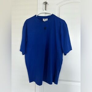 This is a highlight blue t-shirt,size S, Which it was worn 3 times the most.